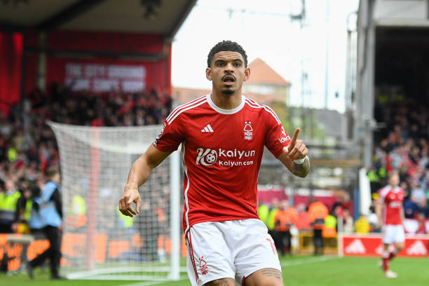 国足注入了 国足注入了